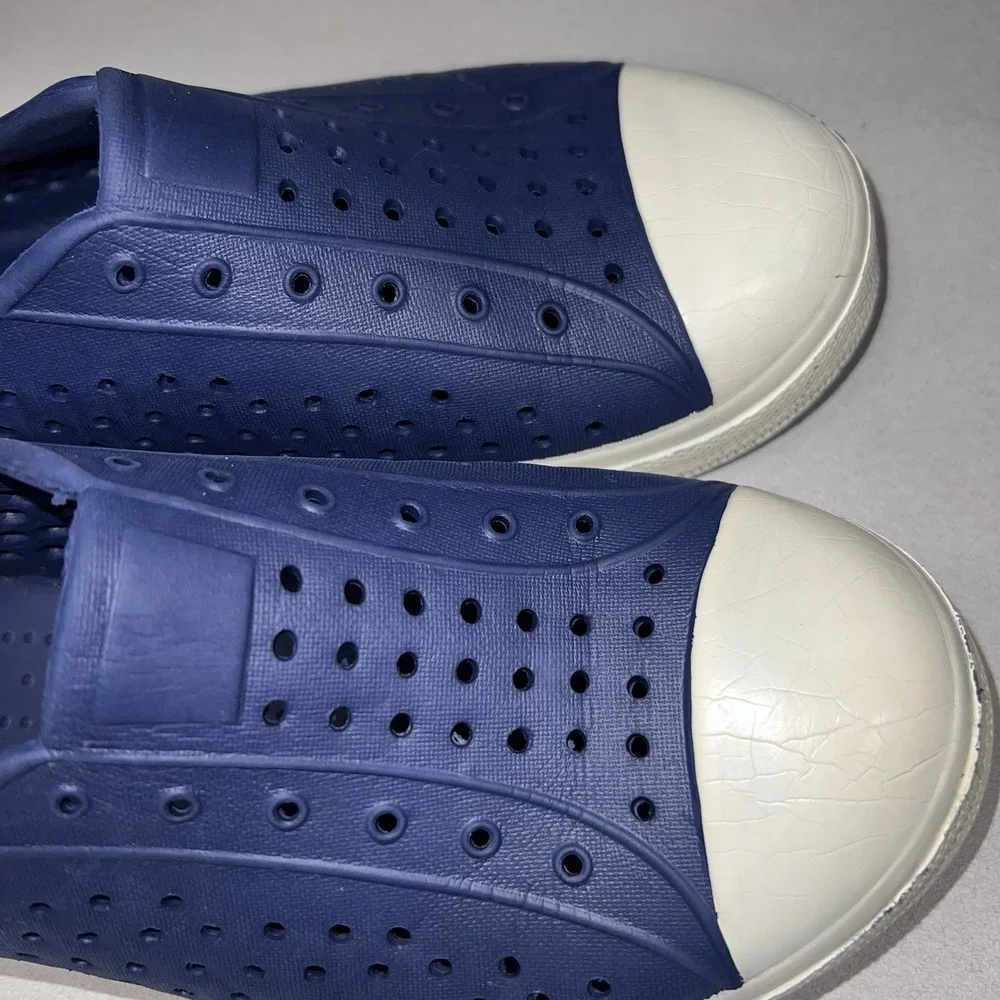 CREWCUTS KIDS NAVY BLUE WATER SHOES SIZE‎ 3